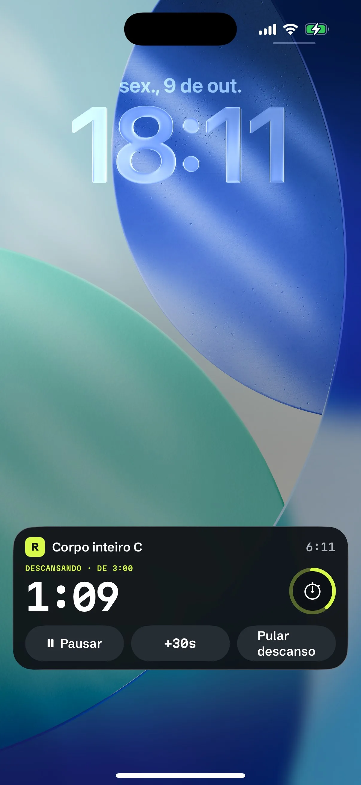 A Tela Bloqueada do iPhone com o cronômetro de descanso do RIGOR em contagem regressiva.